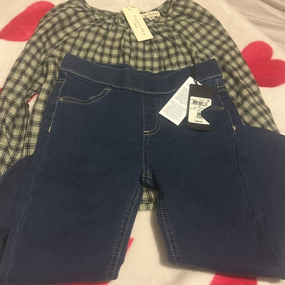 NWT bundle girls Guess Jegging  size 8 and copper key top size small - Picture 3 of 12